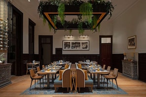 Dining - Hotel West & Main Conshohocken Philadelphia, Tapestry by Hilton (Conshohocken)