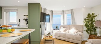 Luxury Seaview Portrush Penthouse - Sleeps 7