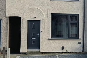Exterior detail - Dale combe,  3 Bedroom House 5 star  on air bnb (Middleton)
