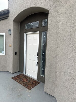 Exterior detail - Bright quiet condo. Walk to Beach/town! No car needed! (Huntington Beach)