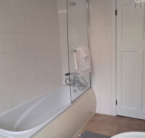 Hair dryer, towels - 2 Bed Home - Parking, Wifi, Smart Tv (Nottingham)