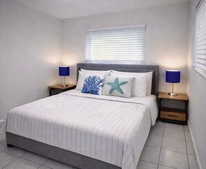 Room - Relaxing Miami Retreat! with Canal View and a Central Location!! (Miami)