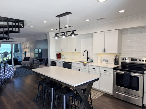 Newly remodeled townhome in Pensacola Beach