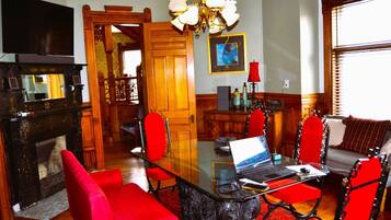 Rumah, 5 kamar tidur | Ruang keluarga