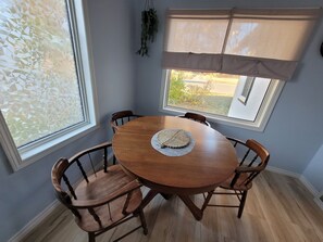 Dining - Pretty, cozy, "surprisingly spacious" house close to hospital and downtown. (Fairview)