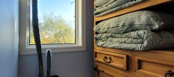 Pretty, cozy, "surprisingly spacious" house close to hospital and downtown.