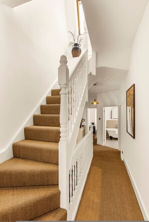 House - The Luxury Chic Duplex Apartment 2 Bed 2 Bath (London)