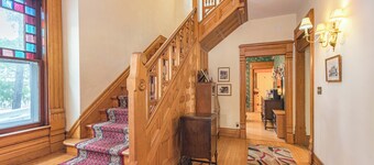 Spacious Downtown Home • Pool • Walk to River & Attractions