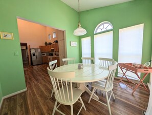 Dining - 4 bedroom vacation rental house with pool access near Bethany Beach, Delaware - dog friendly! (Ocean View)