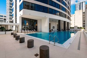 Pool - Cloud 28 | 2BR Sky Residence | Downtown Miami (Miami)