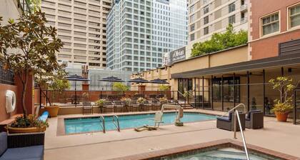 FIFA World Cup Basecamp Seattle! Hotel suite sleeps 4, just minutes from stadium