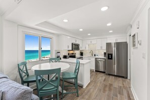Fridge, microwave, oven, stovetop - Perfect Summer Vacations at PP PH#31 (Panama City Beach)