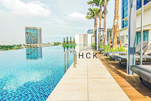 Mall Suite at Sunsuria Forum by HCK