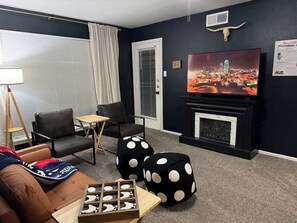 TV, fireplace, offices - Western Apt | 2bd 2bth | 2 min Bella Woods Events (Midlothian)