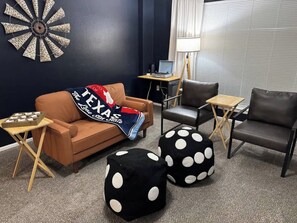 TV, fireplace, offices - Western Apt | 2bd 2bth | 2 min Bella Woods Events (Midlothian)