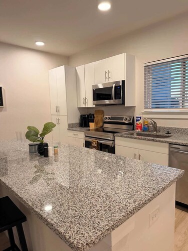 Bluebonnet Escape | Cozy 1BR Near Ennis Trails