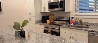 Bluebonnet Escape | Cozy 1BR Near Ennis Trails