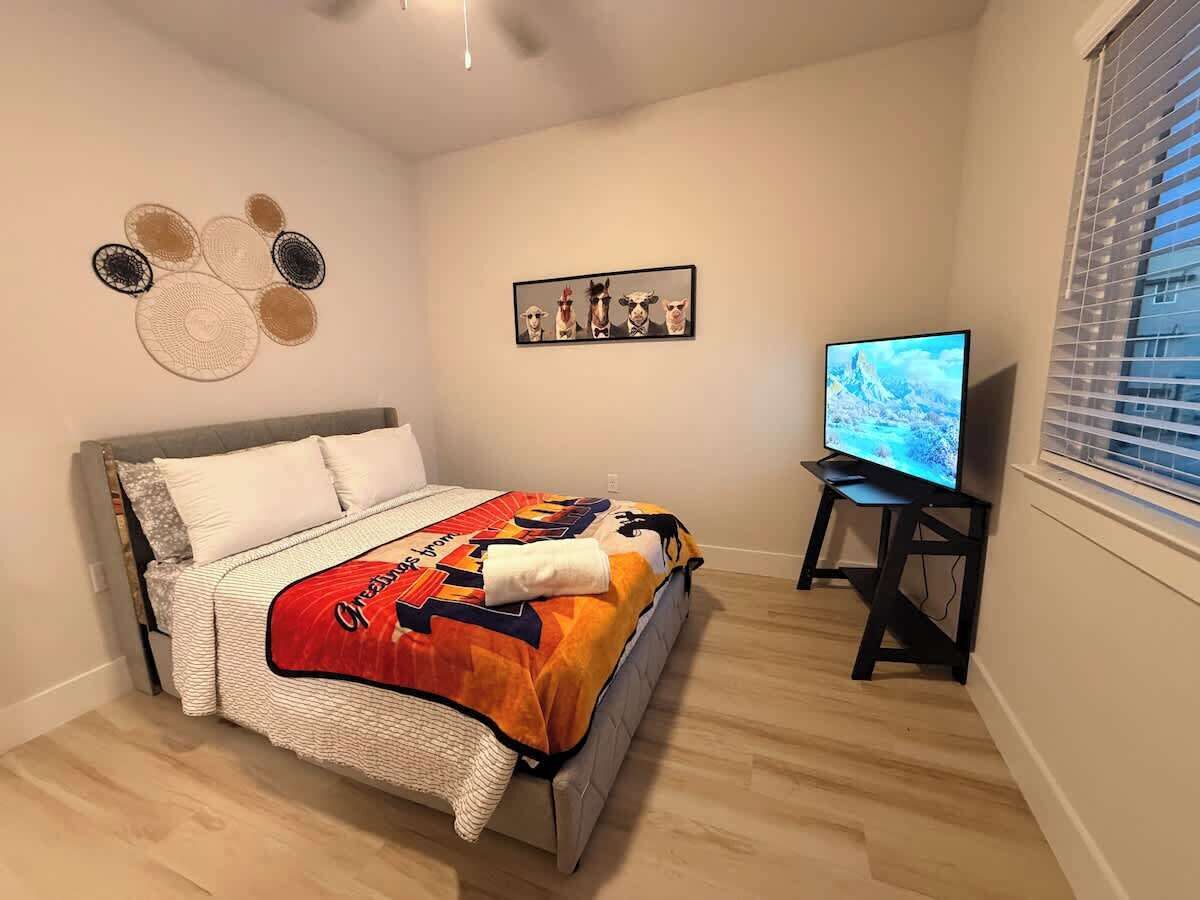 WiFi, bed sheets