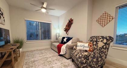 Bluebonnet Escape | Cozy 1BR Near Ennis Trails