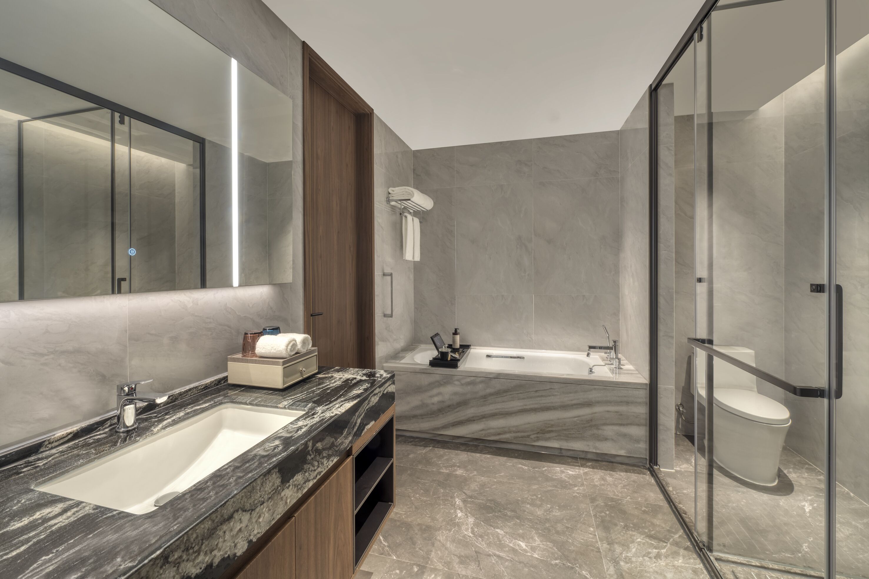 Deluxe Apartment, 1 Bedroom, Kitchen | Bathroom