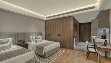 Deluxe Studio, 2 Twin Beds, Kitchen | Desk, free WiFi