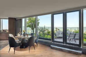 Penthouse, 3 Bedrooms, Kitchen | Dining room