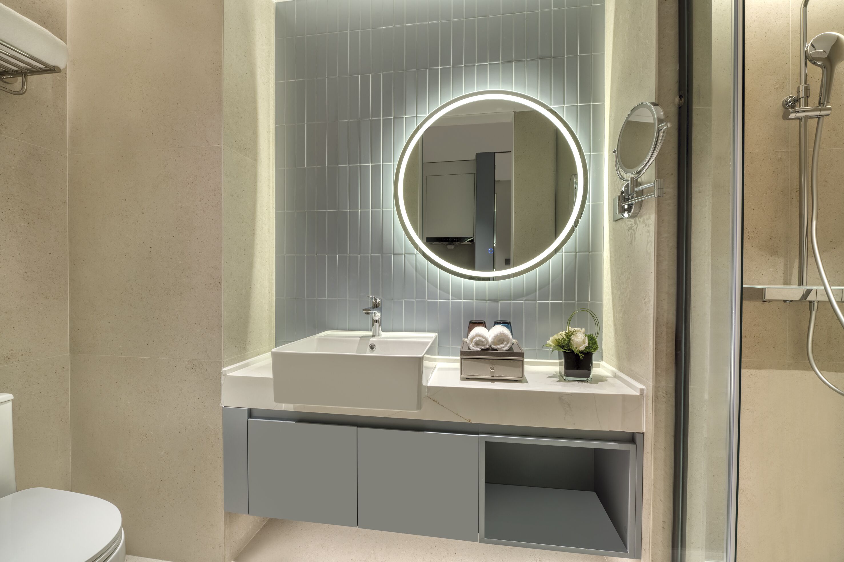 Deluxe Studio, Kitchen | Bathroom