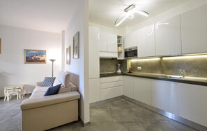 Fridge, microwave, dishwasher, coffee/tea maker - Beautiful apartment in San Lorenzo al Mare (San Lorenzo al Mare)
