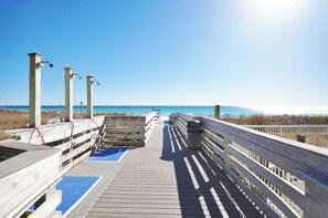 Property grounds - NEW Waters Edge 301 • Amazing Beach Condo with Oceanfront, Covered Parking, Free Beach Service (Fort Walton Beach)