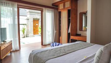 Vila, 1 Tempat Tidur King, kolam renang pribadi | Minibar, brankas, meja kerja, dan setrika/meja setrika