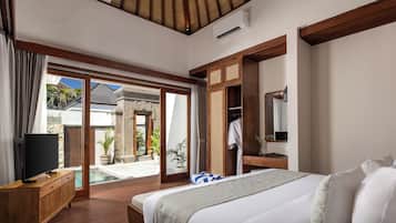 One Bedroom Private Pool Villa | Minibar, in-room safe, desk, iron/ironing board