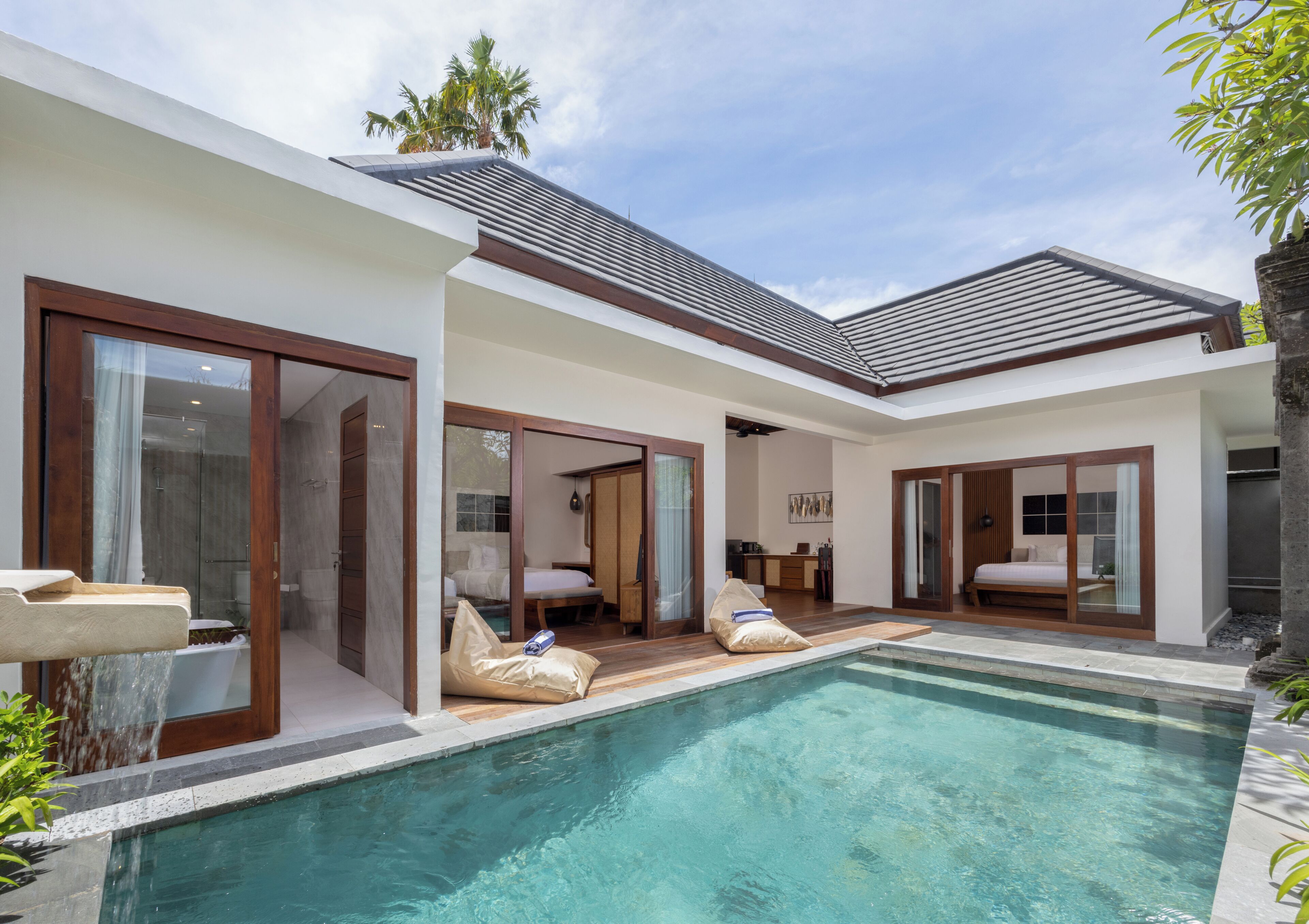 วิลล่า, สระว่ายน้ำส่วนตัว | สระว่ายน้ำ