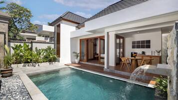 Kolam renang outdoor