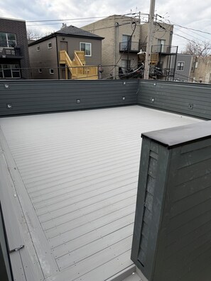 Property grounds - Luxury Living in Bronzeville with Oversized Rooftop  (Chicago)