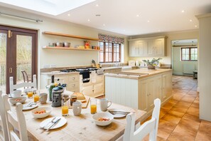 Dining - Tuffon Hall Farmhouse, Sible Hedingham, Suffolk (Sible Hedingham)