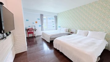 Basic Quadruple Room | Blackout drapes, free WiFi