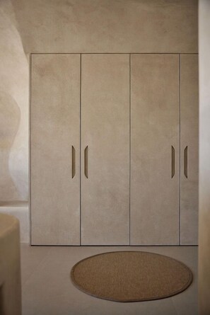 Interior - One of One - Adults Only (Santorini)