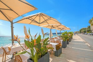 Outdoor dining - Holiday On The Sea, Menton, France (Menton)