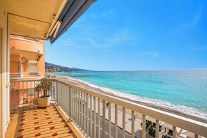 Property grounds - Holiday On The Sea, Menton, France (Menton)