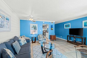 TV - Emerald Breeze-Gulf Front Sunbird Condo-Pools + Beach Access-Sleeps 4 (Panama City)