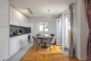 Fridge, oven, stovetop, dishwasher - Apartment Ana, Medulin, Croatia (Medulin)