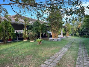 Deluxe Villa, Garden View | Property grounds - Blackwood Villa Ahangama (Ahangama)