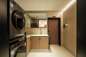 Laundry room - Panda Sleepy Hotel Chengdu Panda Base (Chengdu)