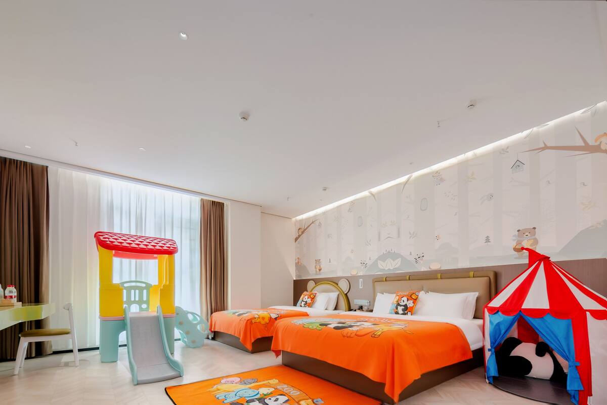 غرفة بانوراما - منظر للفناء