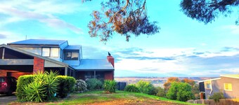Relaxing family-friendly stay with stunning views and nearby nature walks
