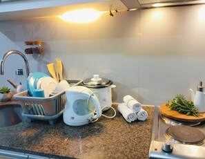 Private kitchen - Newport City Central Stay Apartments (Pasay City)