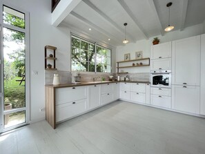 Refrigerador, microondas y lavavajillas 