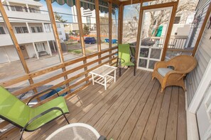 Property grounds - Beach Happy - North End VB (Virginia Beach)