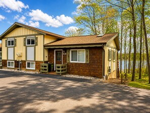 Exterior - Serenity Now 4BR Lakefront Cabin + Trail Access - Sleeps 12 (Hurley)