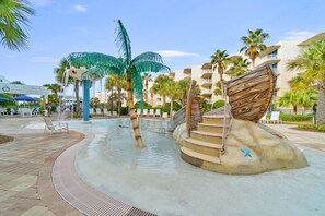 Pool - Beachfront • Lazy River • Sleeps 8 • C305 (Fort Walton Beach)